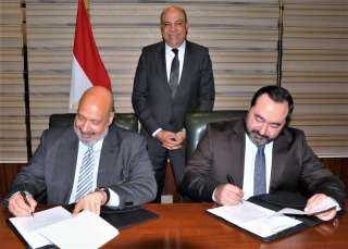 وزير الطيران يشهد توقيع بروتوكولات تعاون تدريبي بين شركة ”إير كايرو” وكل من الأكاديمية المصرية لعلوم الطيران وأكاديمية مصر للطيران للتدريب.
