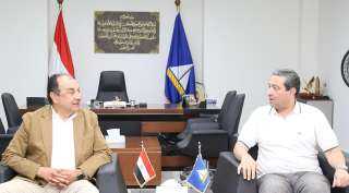 وزير قطاع الأعمال يلتقي محافظ دمياط في مستهل زيارته للمحافظة لتفقد عدد من المنشآت الصناعية والفندقية التابعة