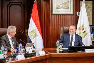 محافظ البنك المركزي المصري يستقبل وفدًا من البنك الأوروبي لإعادة الإعمار والتنمية لبحث أوجه التعاون المشترك