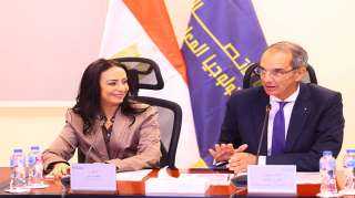 وزيرا الاتصالات والتضامن يوجهان بصرف مليون و100 ألف جنيه لأسرة كل ضحية بحريق سنترال رمسيس و175 ألف جنيه لكل مصاب