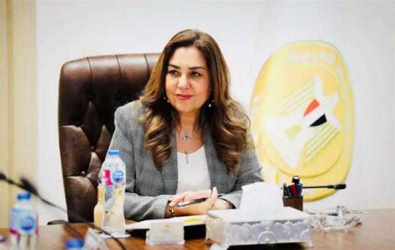 وزيرة التنمية توجه المحافظات بتيسير مشاركة صاحبات الحرف اليدوية فى المنافذ والمعارض الدائمة