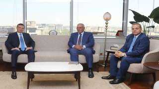 وزير الزراعة يستقبل السفير المصري الجديد في رومانيا ومولدوفا لبحث تعزيز التعاون الزراعي