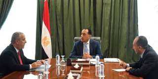 رئيس الوزراء يستعرض مع رئيس الهيئة الوطنية للصحافة عددا من الموضوعات والملفات