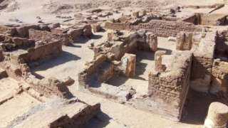 تفاصيل الكشف عن بقايا العناصر المعمارية للمدينة السكنية الرئيسية لواحات الخارجة خلال بدايات العصر القبطي المبكر