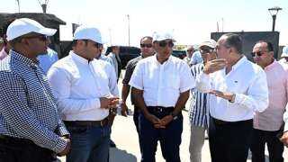 رئيس الوزراء يتفقد محطة التجارب البحثية لتحلية مياه البحر بمدينة العلمين الجديدة