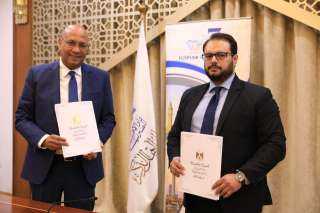 مصر للطيران للخطوط الجوية توقيع بروتوكول تعاون مع دار الإفتاء المصرية