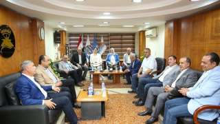 وزير قطاع الأعمال ومحافظ الإسكندرية يبدأن جولة تفقدية بمنطقة المعمورة بلقاء عدد من نواب البرلمان