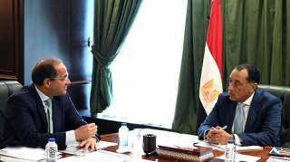 رئيس الوزراء يُتابع مع وزير المالية موقف سداد المستحقات المتأخرة للمصدرين