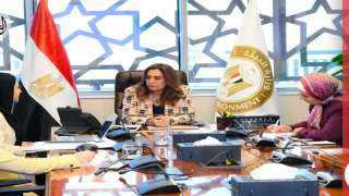وزيرة التنمية تستعرض ملفًا حول المشروعات التي تنفذها وزارة البيئة من خلال مرفق البيئة العالمية