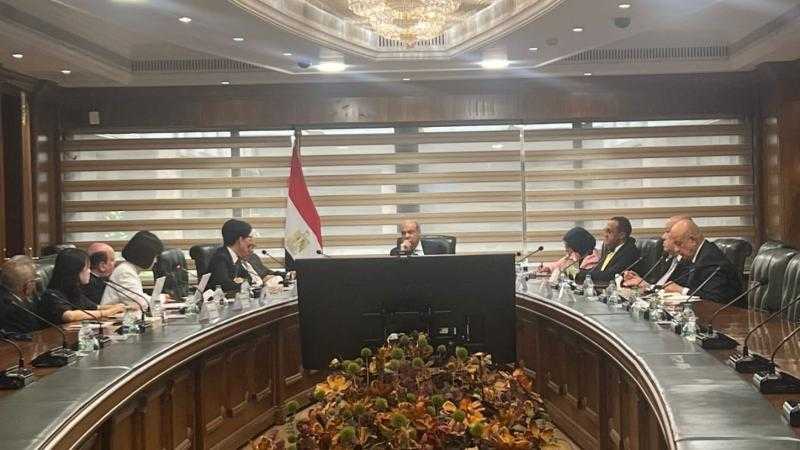 وزير الطيران المدني يستعرض مع وفد مطار إنتشون الكوري فرص تعزيز الشراكات الدولية لتطوير وتشغيل المطارات المصرية.