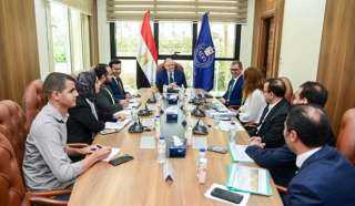رئيس هيئة الدواء المصرية يبحث مع شركة فياترس خطط توطين صناعة الأدوية وتعزيز الاستثمار الدوائي