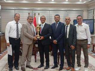 رئيس القابضة للمطارات يكرم فريق الكرة الشاطئية بعد الفوز بكأس منطقة القاهرة وتأهله لبطولة الجمهورية
