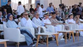 وزير السياحة ومحافظ الإسكندرية وقائد القوات البحرية وقائد المنطقة الشمالية العسكرية يشهدون انتشال ثلاث قطع أثرية ضخمة من مياه أبو قير