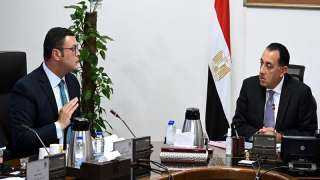 رئيس الوزراء يتابع مع وزير الإسكان موقف ”سكن لكل المصريين” ومبادرة ”بيتك في مصر”