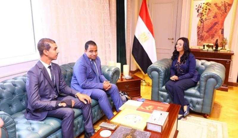 وزيرة التضامن الاجتماعي تلتقي ممثلي مؤسسة ”ظواهر” بالأقصر
