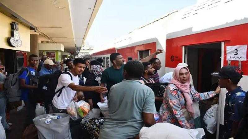 الهيئة القومية لسكك حديد مصر: تسيير القطار التاسع للعودة الطوعية للأشقاء السودانيين وعلى متنه ٩٤٠ سودانيًا