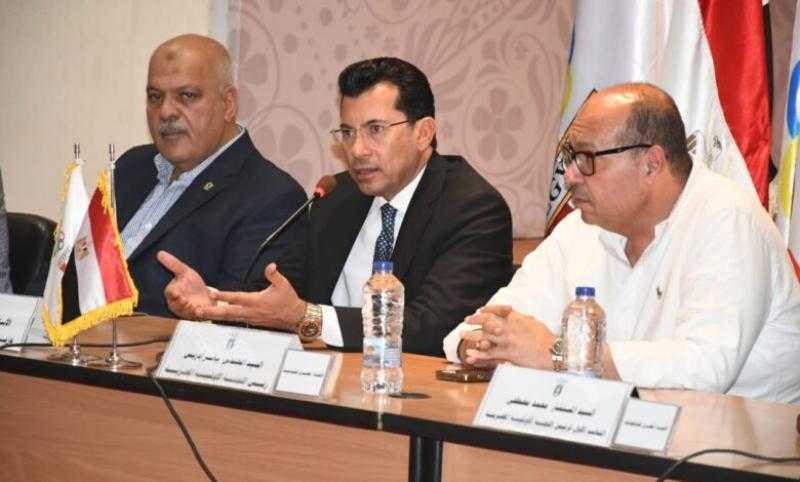 وزير الرياضة ورئيس اللجنة الأولمبية يجتمعان برؤساء الاتحادات لمتابعة الأكواد الطبية واستعدادات الأولمبياد