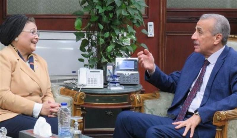 نائب وزير الصحة تبحث مع رئيس المركزي للتعبئة والإحصاء التعاون في إعداد مسح الأسرة المصرية