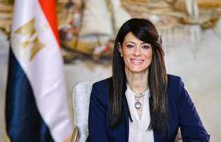 وزيرة التخطيط تستهل زيارتها لمحافظة قنا بوضع حجر الأساس لمصنع تربية ديدان القز وإنتاج الحرير الطبيعي