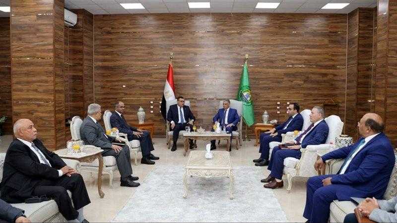 وزير الإسكان ومحافظ الإسماعيلية يتابعان عددًا من ملفات العمل المشتركة