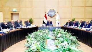 وزير الصناعة والنقل يترأس اجتماع الجمعية العامة للشركة القابضة لمشروعات الطرق والكباري والنقل البري