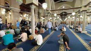 انتهاء صلاة الجنازة على الدكتور أحمد عمر هاشم بحضور شيخ الأزهر وكبار العلماء