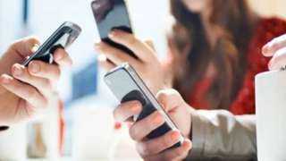 الاتصالات: 90 مليون مستخدم نشط لإنترنت الهاتف المحمول