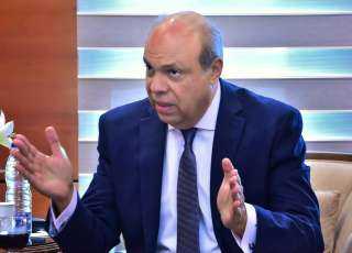 وزير الطيران يثمن جهود العاملين بمطار شرم الشيخ فى إستقبال ضيوف مصر بقمة  للسلام