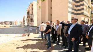 وزير الإسكان يتفقد وحدات المبادرة الرئاسية ”سكن لكل المصريين” بمدينة العاشر من رمضان