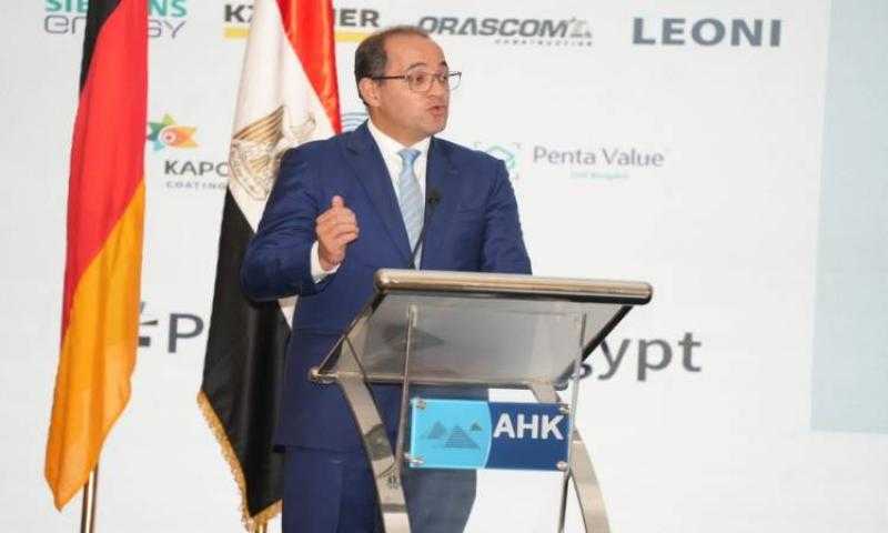 وزيرا المالية والاستثمار: تطوير منظومة التصدير على غرار مراكز الخدمات اللوجستية في مجال الاستيراد