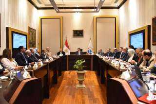 خالد عبدالغفار يترأس اجتماع مجلس مراقبة عمليات الدم لتوحيد الأسعار وضبط حملات التبرع