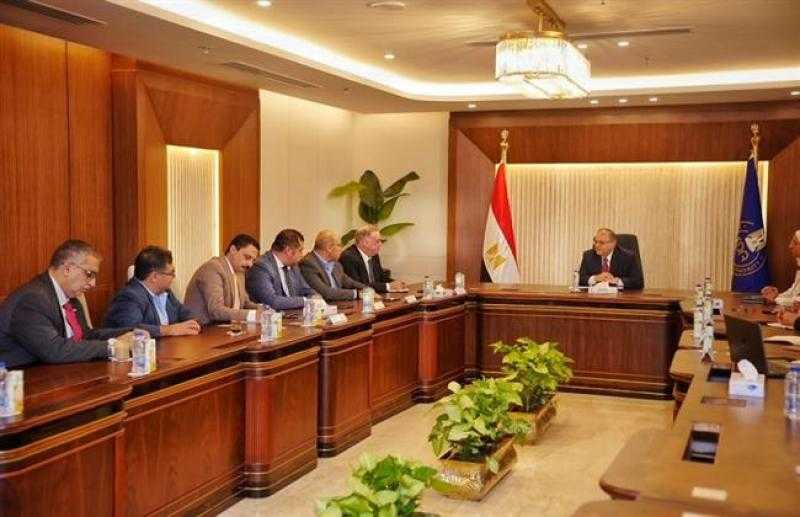 هيئة الدواء تبحث آليات تنفيذ الروشتة الرقمية
