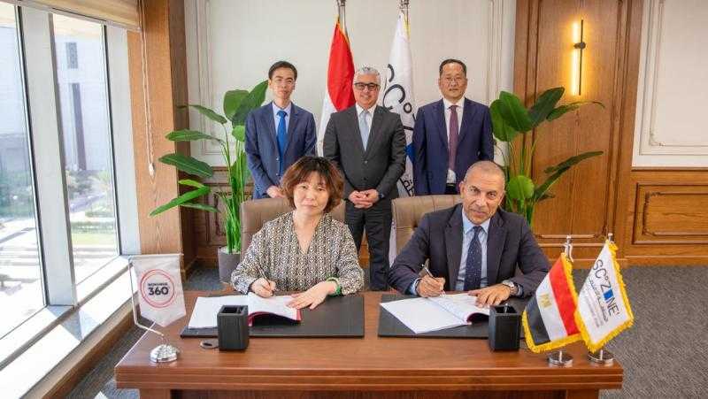 رئيس اقتصادية قناة السويس يشهد توقيع عقود 4 مشروعات جديدة بالمنطقة الصناعية بالسخنة