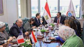 وزير الصحة يستقبل سفير فرنسا بمصر للإتفاق على تنفيذ خطة لتقديم المساعدات الإنسانية لقطاع غزة