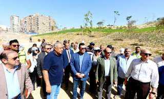 وزير الإسكان يتابع سير العمل بمشروع حدائق ”تلال الفسطاط” بمنطقة مصر القديمة بالقاهرة