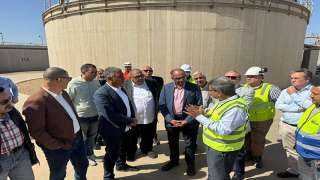 نائب وزير الإسكان يتفقد محطة معالجة الصرف الصحي بالجبل الأصفر بمرحلتيها الأولى والثانية