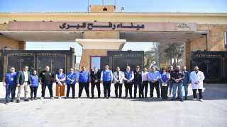 نائب وزير الصحة يتفقد ميناء رفح البري لضمان جاهزية الخدمات الطبية والطوارئ