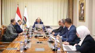 وزير قطاع الأعمال العام يتابع جهود التوافق مع... وزير قطاع الأعمال العام يتابع جهود التوافق مع آلية تعديل حدود الكربون لتعزيز تنافسية الصادرات