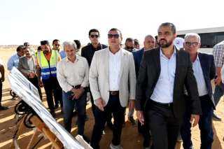 وزير الإسكان يتفقد الطرق والمرافق بمنطقة الأمل بمدينة... وزير الإسكان يتفقد الطرق والمرافق بمنطقة الأمل بمدينة العبور الجديدة