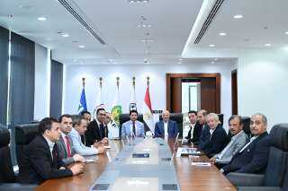 وزير الرياضة يلتقي رئيس الاتحاد المصري لكرة القدم وزير الرياضة يلتقي رئيس الاتحاد المصري لكرة القدم