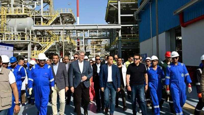 رئيس الوزراء يبدأ جولة ميدانية جديدة لتفقد وافتتاح عددٍ من المشروعات التنموية والخدمية بمحافظة السويس