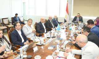وزير الإسكان يلتقى مسئولى شركة HDP ضمن سلسلة... وزير الإسكان يلتقى مسئولى شركة HDP ضمن سلسلة اجتماعات متابعة موقف مبيعات وتسويق المشروعات بالمدن الجديدة