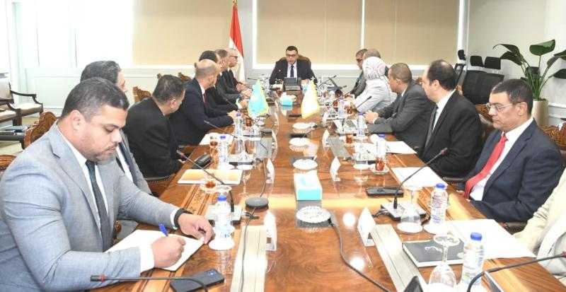 وزير الإسكان يتابع سير العمل بقطاع الشئون العقارية والتجارية بهيئة المجتمعات العمرانية الجديدة