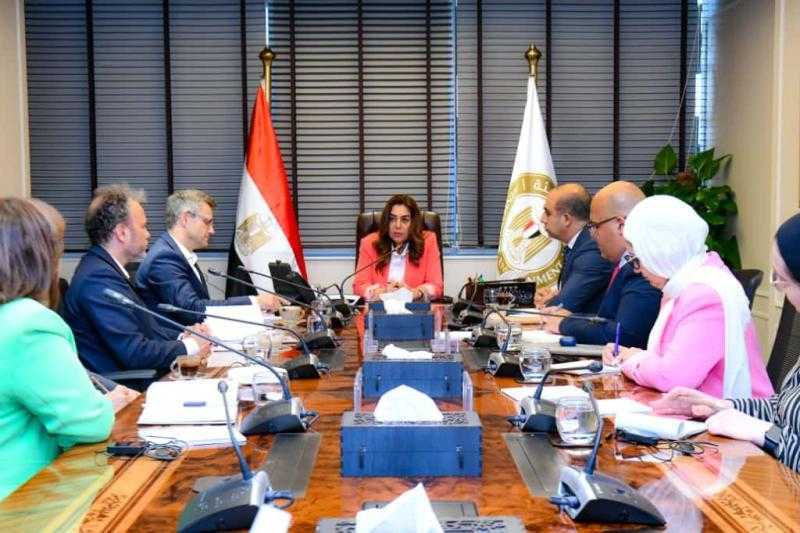 وزيرة التنمية تلتقي مدير برنامج قطاع الأعمال والتحول الأخضر بالوكالة الالمانية للتعاون الدولي (جي اي زد) مصر
