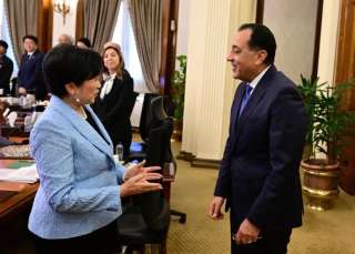 رئيس الوزراء يلتقي محافظ طوكيو والوفد المرافق لها