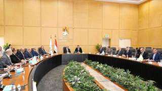 وزير الإسكان ورئيس الهيئة العربية للتصنيع يتابعان موقف... وزير الإسكان ورئيس الهيئة العربية للتصنيع يتابعان موقف تنفيذ مشروعات المبادرة الرئاسية ”حياة كريمة”