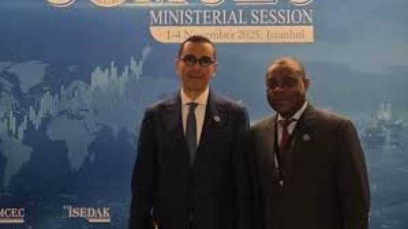 وزير الاستثمار يناقش مع سكرتير عام منظمة الدول الثماني الإسلامية ترتيبات استضافة مصر لاجتماع وزراء تجارة المجموعة