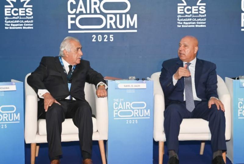 وزير الصناعة والنقل يستعرض جهود الدولة في مجالي الصناعة والنقل خلال العامين الماضيين