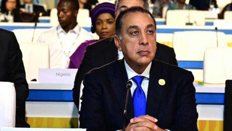 رئيس الوزراء يصل القاهرة بعد مشاركته في ”القمة العالمية الثانية للتنمية الاجتماعية” بالدوحة