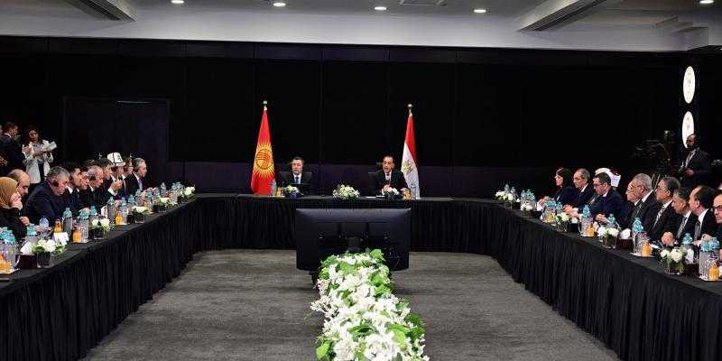 رئيس الوزراء يشارك مع رئيس القيرغيزية في المائدة المستديرة الاقتصادية المشتركة